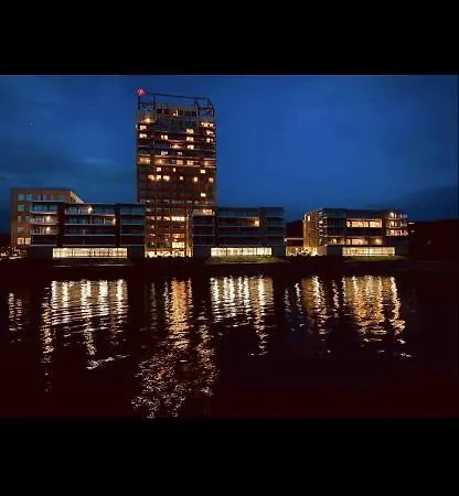 100 Kvm Suite, Activitypark, Beach, Swimmingpool Lovely View Over Mjosa Near By Hamar, Order Your Own Breakfast At Wood *