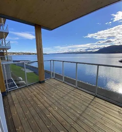 100 Kvm Suite, Activitypark, Beach, Swimmingpool Lovely View Over Mjosa Near By Hamar, Order Your Own Breakfast At Wood Apartment