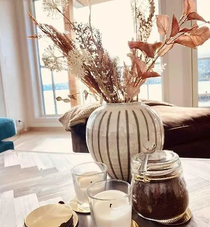 100 Kvm Suite, Activitypark, Beach, Swimmingpool Lovely View Over Mjosa Near By Hamar, Order Your Own Breakfast At Wood Apartment Brumunddal