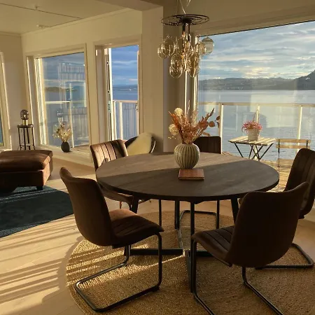 100 Kvm Suite, Activitypark, Beach, Swimmingpool Lovely View Over Mjosa Near By Hamar, Order Your Own Breakfast At Wood Apartment