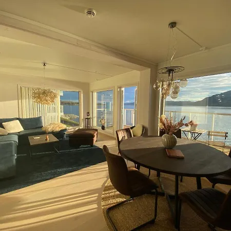 100 Kvm Suite, Activitypark, Beach, Swimmingpool Lovely View Over Mjosa Near By Hamar, Order Your Own Breakfast At Wood Apartment